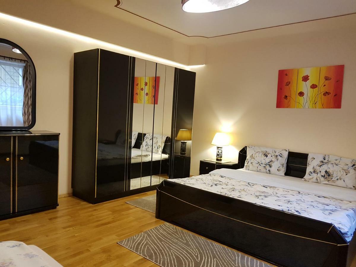 Palma Villa In City Park Budapest - Semi Suteren Eksteriør billede